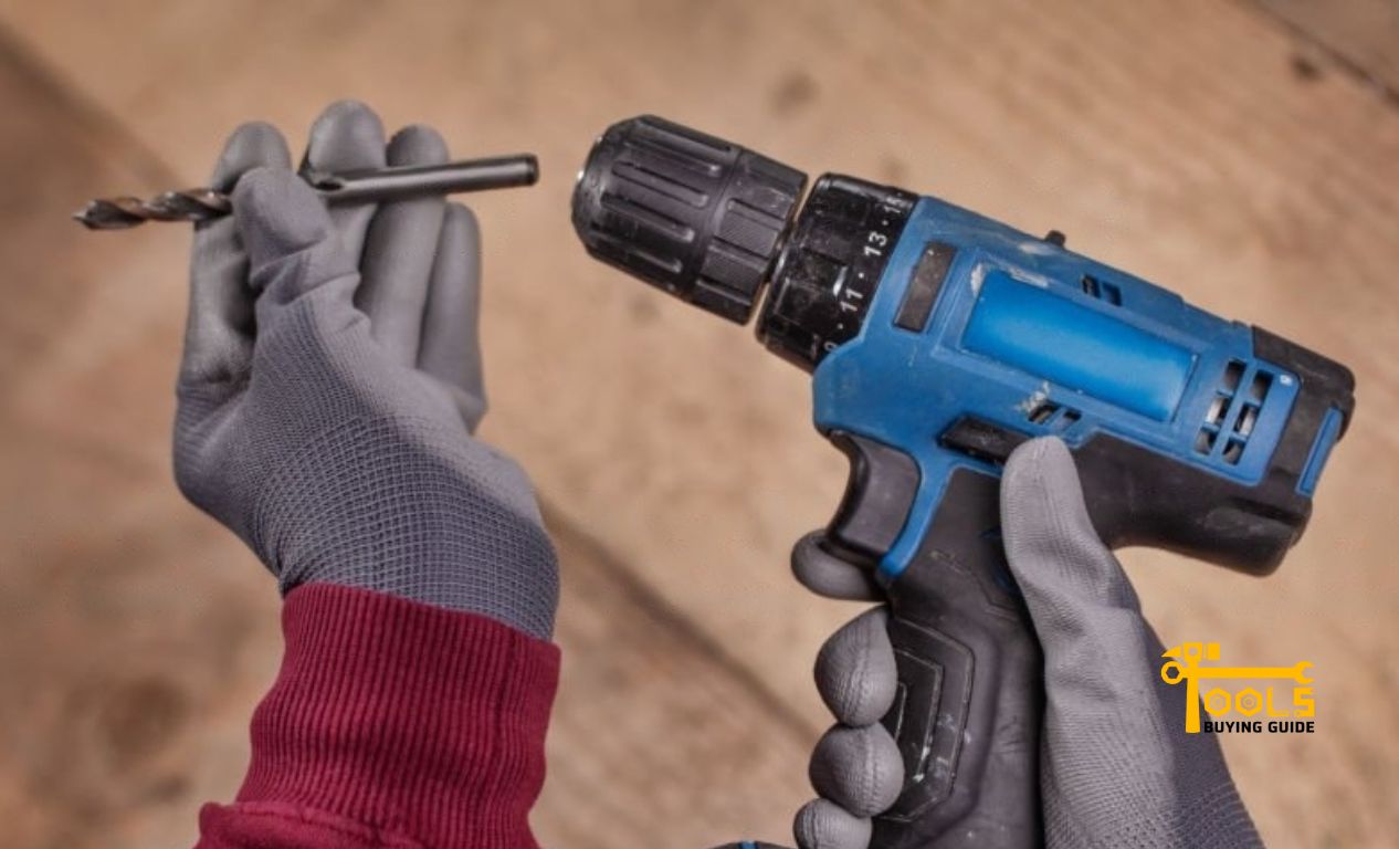 how to changee drill bit