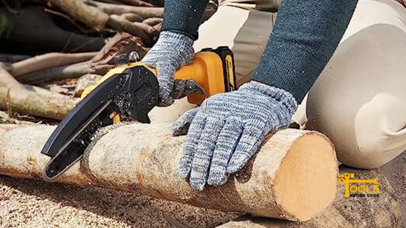oil a mini chainsaw in 3 easy steps