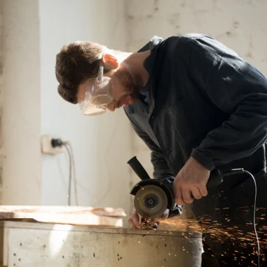 How to Use an Angle Grinder Safely and Effectively